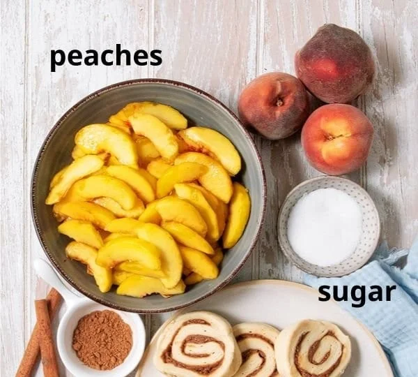 Cinnamon Roll Peach Cobbler