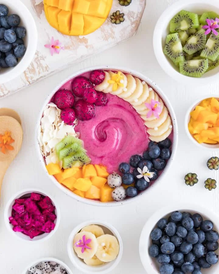 Tropical Pitaya Smoothie Bowl